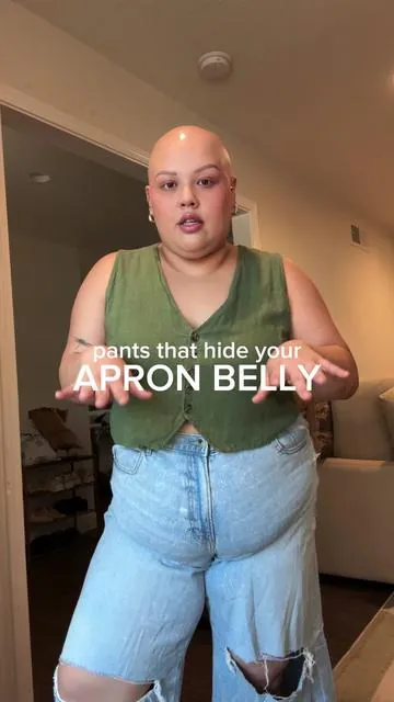 wearing a 2X bc they run true to size 🥳♥️ and just as a reminder, YOU DON’T NEED TO HIDE YOUR BELLY! if you want to (for whatever reason) go for it! but if you don’t, LET HER HANG LOOSE BFF 🌟 do what makes you feel comfortable + confident 🫶🏼 @Halara_official @Halara #ttslevelup #apronbelly #apronbellystyle #plussizepants #plussizetiktokshop #baldiechi #plussizefallfashion 