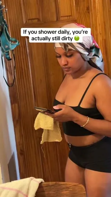 stop spreading bacteria on your body  using these “wash cloths” and get you a African Net Sponge thatll actually pull that dead skin out ya pores #africannetsponge #creatorsearchinsights #tiktokshopfinds #hygiene #skincare #netsponge #skincaretips 