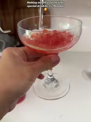 I added sparkling water and a splash of pineapple juice! #poppingpearls #mocktails #tiktokshopnewarrivals #treasurefinds  