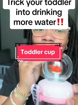 This spill proof cup from @COMO BEBE is a super cute way to try to get your toddler to increase their water intake! #comobebecup #spillproofcup #toddlercup 