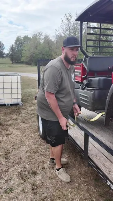 These straps are a game changer when it comes to strapping stuff down around the farm! Check out all the colors at the link below. #rhinostraps #rachetstraps #soeasy @Rhino USA 