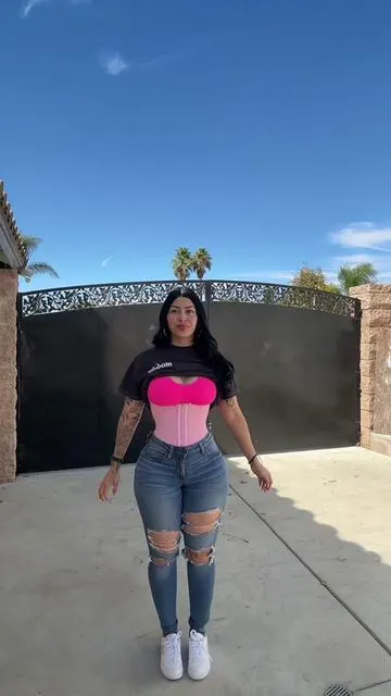 🩷@SHAPSHE #pink #waist #trainer #smallwaist #prettyinpink #selfcare #shapewear #shapshe #faja #rosa #rosita 