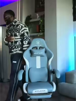 Throw away your old chair #tiktokblackfriday #tiktokblackfridaysale #tiktokmademebuyit #tiktokmarketplace #tiktokshopfinds #officechair 