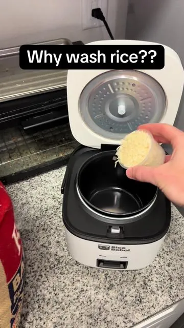 Rice cookers are the best thing to ever be invented 🍚  #ricecooker #rice #whiterice #giftguide #tiktokshopblackfriday #tiktokshopcybermonday #mealideas #giftideasforhim #treasurefinds 