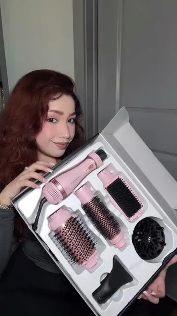 Up to 60% off. Lowest price of the year🫶🏻🫶🏻 @wavytalkofficial  #wavytalkhair #wavytalk #wavytalkthermalbrush #tiktokshopcybermonday #tiktokshopblackfriday #superbrandday #fypシ #fyp 