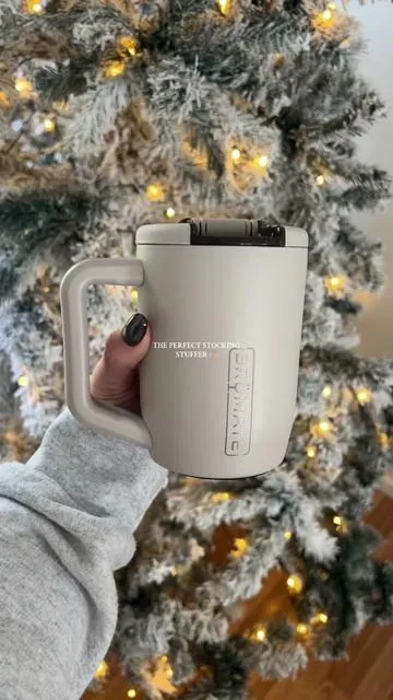 I LOVE this cup and being able to drink my coffee while its hot 😅 #tiktokshopblackfriday #tiktokshopcybermonday #tiktokshopholidayhaul #blackfriday #tiktokshop #stockingstuffers 