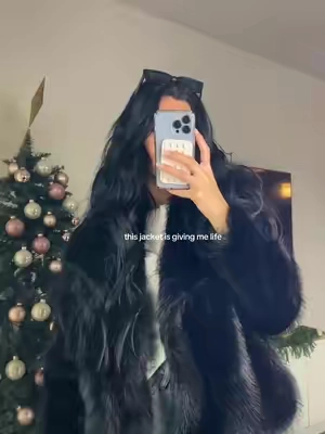 Tiktok shop ATE with this jacket #fauxfur #coat #jacket #tiktokshop #tiktokshopfinds #tiktokshopblackfriday #tiktokshopcybermonday #sale 