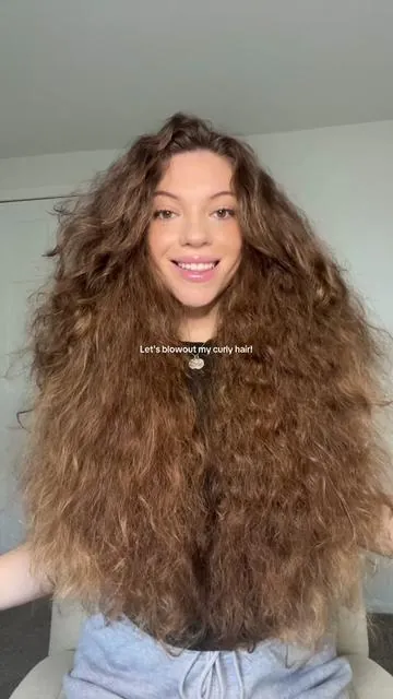 Let’s blowout my curly hair 😍 folllow for hair tutorials ✨ #hair #hairstyle #curlyhair #wavytalk #blowout #blowoututorial #blowouttutorial #blowouthair #hairblowout #curlyhairblowout #hairstyles #easyhairstyle #hairstyletutorial #longhair #tiktokshopblackfriday #tiktokshopcybermonday 