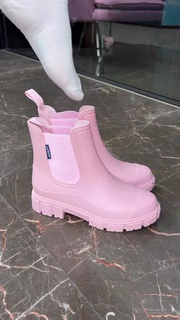 Waterproof thick sole rain boot#tiktokshopblackfriday #blackfriday #womenboots #rainboots #winterboots #womenboots #bootsforwomen #womenshoes #viralboots #trendyboots #tiktokmademebuyit 
