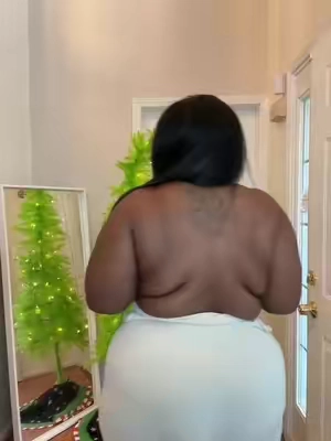 This shape where bra  from feeling, girl has the rose lift the chest #bra #feelingirl #shapwear #shapewearreview #TikTokShopBlackFriday #TikTokShopCyberMonday fat arm shaper how to tape back fat for backless dress smooth back fat with body tape hiding back fat backless dress saggy back fat back fat in a dress back and stomach fat shaper