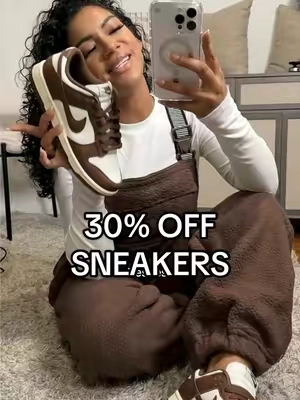 30% OFF SNEAKERS! Runnn🤎 #dunks #nikedunks #nikedunkslow #browndunks #brownsneakers #tiktokshopsneakers #tiktokshopshoes #sneakergirl #tiktokshopcybermonday #tiktokshopblackfriday #sneakertok #prettysneakers #brownaesthetic 
