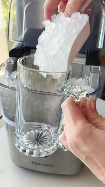 My giant nugget ice maker is 59% off + free shipping!!!! DON'T wait on this deal! 🤯🤩🧊🧊 @EUHOMY #icemaker #nuggeticemaker #nuggetice #ice #euhomy #tiktokshop #tiktokshopcybermonday #tiktokshopblackfriday #dealsforyou #tiktokshopholidayhaul #christmasgiftideas #christmasgift 