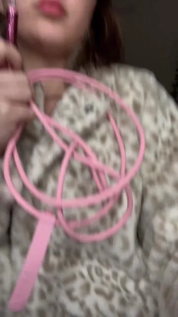 and this pink😩 #phonecharger #hightech #longphonecharger #pinkphonecharger #tiktokshopholidayhaul #tiktokshopcybermonday #giftsforher 