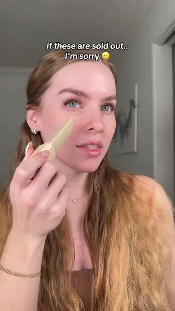 If it’s in stock.. RUN 🏃🏼‍♀️ @LYS Beauty #lysbeauty #lys #foundationstick #makeupmusthaves #foundationreview #foundation #foundationhack #ttsbeautybesties #tiktokshopholidayhaul #giftsforher 