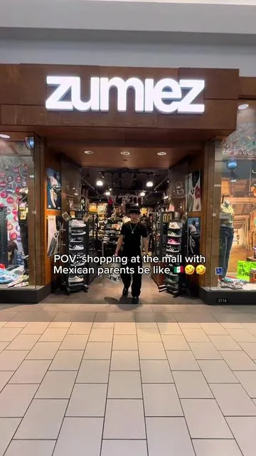 can never buy anything without her saying anything 🇲🇽🤣🤣 #proclubs #proclub #sweatpants #cargopants #tiktokshop #tiktokfinds 