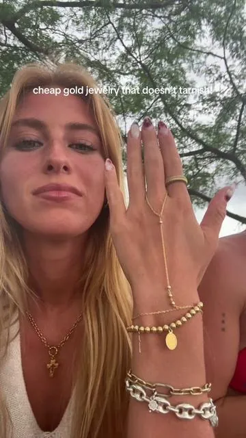 Pavoi ily #handchain #goldjewelry #nontarnishjewelry 
