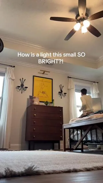 Who knew a light this small would be so bright and powerful oh my gosh this will take your content creation game to the next level 😟 