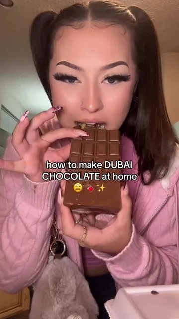 how to make Dubai chocolate at home 😍 #fy #dubai #dubaichocolate #happy 