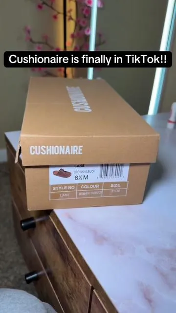 Don’t wait until summer to get your favorite sandals from Cushionaire!  Right now almost all colors are fully stocked which is unheard of when the weather warms up! #cushionaire #cushionairesandals #summersandals #footbedsandals #sandals #newyearnewaura 