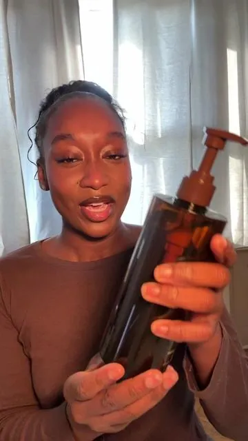 This was an impulse buy and I am GLADDDD, I need to get my hands on that cream next!! 😩✨ #tiktokshop #exfoliate #africannetsponge #showerroutine #hygiene 