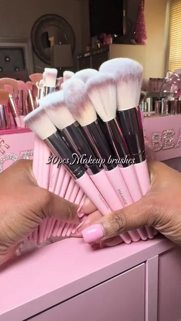 30 pcs Beginner friendly Makeup Brushes! #maange #maangemakeupbrushset #makeupbrushes #beginnermakeup #pinkmakeupbrushes #makeuptiktok  