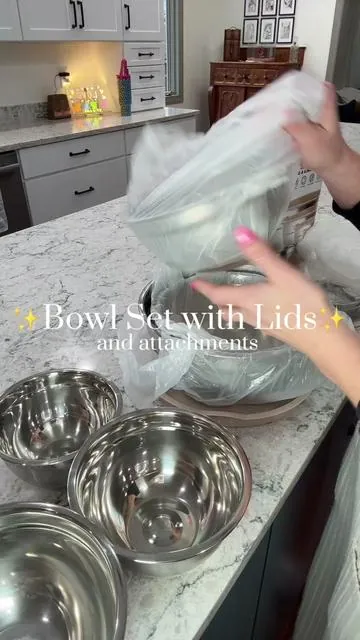 This just made prepping a salad so much easier! 🥗 @MIESOO #mixingbowl #bowls #baking #cooking #foodprep #bpafree #kitchenhacks #asmr #asmrsounds #fyp 