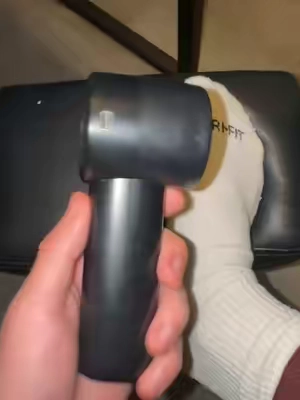 Saved a pair of socks #electriclintshaver #electriclintremover #lintshaver #shavelint #lintremoval #ttsfinds #spotlightfinds #ttshopdeals 