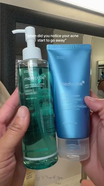 i thank korean skincare everyday for helping me get rid of acne and making my pores SHRINK 🤞🏽💕 #medicube #doublecleansing #koreanskincare #deepporescleansing #niancinamide #skincare #acne #tiktokshoploveatfirstfind #tiktokshopjumpstartsale 