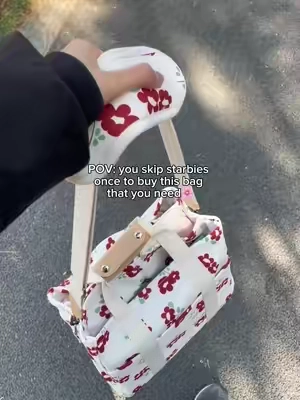 love this tote so much!!!!CUTE and able to pretend😭🌷✨ #totebags #totebagaesthetic #everythingtotebag #canvastotebag #tote #purse #bag #handbag #largecapacity #handbags #shoulderbag #dailyuse #commutingbag #multipocket #zipper #solid #schoolbag #whatsinmybag #whatsinmypurse #simple #cute #toocute #fashion #viral #bagessentials #bagcollection #tiktokshoplastchance #newyearnewaura #tiktokshopjumpstartsale #tiktokshoploveatfirstfind #spotlightfinds