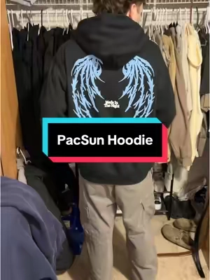 This hoodie is 🔥 #tiktokshopjumpstartsale #tiktokshopmademebuyit #tiktokshop #pacsun #hoodie #hoodieszn 