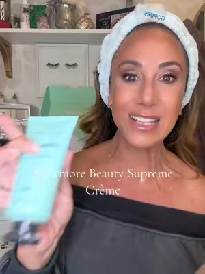 Replying to @lee lee  This is the secret to what models and actors are wearing to get that flawless, airbrushed, PERFECT complexion! @Westmore Beauty supreme crème lasts for a couple days on the skin!  #bodymakeup  #trendingbeauty #spraytan #foundation #tiktokmademebuyit #weddingmakeup #acnescars #flawlessskin