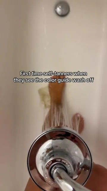 FEAR NOT 🚫 Your self tan isn’t washing off entirely in the shower it’s JUST the color guide. Your tan will still get deeper over the next couple of hours which is why we recommend avoiding soap for the first rinse! #selftan #selftanning #selftanningmousse 