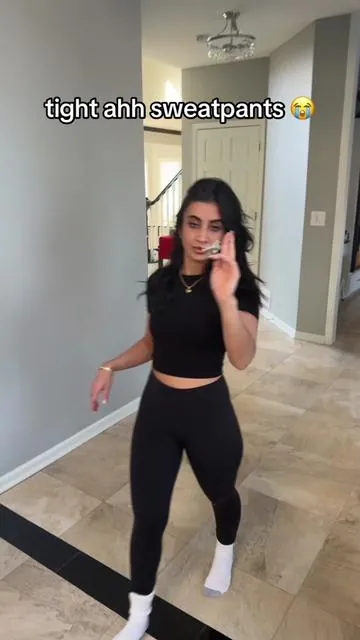 what was bro wearing, she needed some comfrt sweatpants #comfrt #comfrtclothing #comfrtsweatpants #TikTokMadeMeBuyIt #tiktokshop #viral #fy 