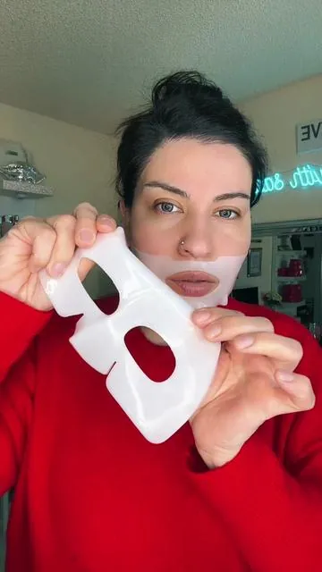 My favorite face mask & skincare… 10/10 👌 definitely worth trying…  #skin #skincare #skincareroutine #facial #makeup #beauty   #greenscreen 