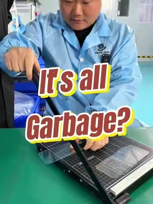And how come people don’t know how to apply screen protector to their mobile phones? Use Magic John’s automatic dust removing case and put it on directly. All the dust and bubbles will be removed. It’s easy to use and apply.#MAGICJOHN #tiktokmademebuyit #tiktokshop #screenprotector 