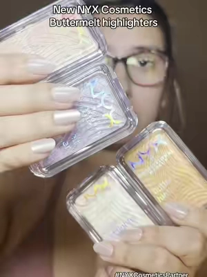 They are finally here!! New @NYX Professional Makeup buttermelt highlighters ✨ #nyxcosmetics #nyxcosmeticspartner #nyxbuttermelthighlighter #buttermelthighlighter #nyxbuttermelt #highlighter #newmakeupproduct #makeuptok #glowyskin #affordablemakeup #ttsbeautybesties #mua 