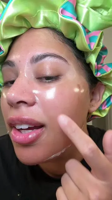 This is a KOJIC ACID TURMERIC COLLAGEN NIGHT WRAPPING MASK 🤯😍👏🏽 this is SO AMAZING you guys omg!! my skin is so clear, hydrating, plump, and the most even it’s ever looked!! #collagenmask #collagennightwrappingmask #kojicacidturmericmask #SuperBrandDay #MedicubeSuperSale #medicubesuperbrandday #koreanskincare #koreanglassskin #collagenturmericmask #tiktokmademebuyit #tiktokshoprestock #discoloration #hyperpigmentation #acnescars #tiktokshopspringglowup 