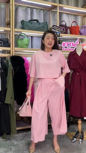 So cute pink 💕🌷 #zzh #womanfashion #oldmoney #oldmoneyaesthetic #vintage #vintageinspired #retrostvle #classicstvle #vintagevibes #elegantstyle #vintagefashion#prettywoman #vintageaesthetic #occasionwear #oldmoneyaesthetic #tiktokshopcybermonday #spotlightfinds #viralvideo #vibe#vibess #gift #giftideas #fashion #TikTokShoplastChance #TikTokShopNewYearNewAura #spotlightfindst #fyp #foryou #OOTD #tiktokshopspringglowup  #spotlightfinds #twopieceset 