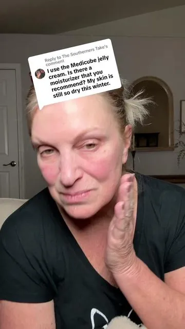 Replying to @The Southerners Take The PDarN Capsule Cream isn’t as sticky as the regular jelly cream. #tiktokshopcreatorpicks #tiktokshopspringglowup #springtok #skim #skincare #skincareroutine #medicube @Medicube Global @medicube 