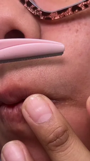 Don’t shave with a razor🪒 Use the Facial Hair Removal Cream?!!! @Flamingo  #flamingohairremovalcream #hairremovalcream #flamingo 