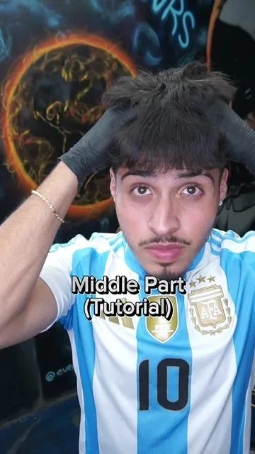 Richard rios or middle part tutorial #tinfades #chicagobarber #basedbodyworks 