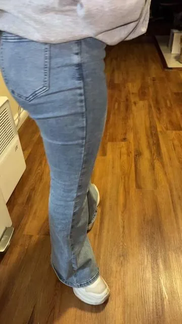 Si eres bajita estos jeans te quedarán a la medida, ya era hora de que alguien pensara en nosotras 😅 #jeans #womens #highwaist 