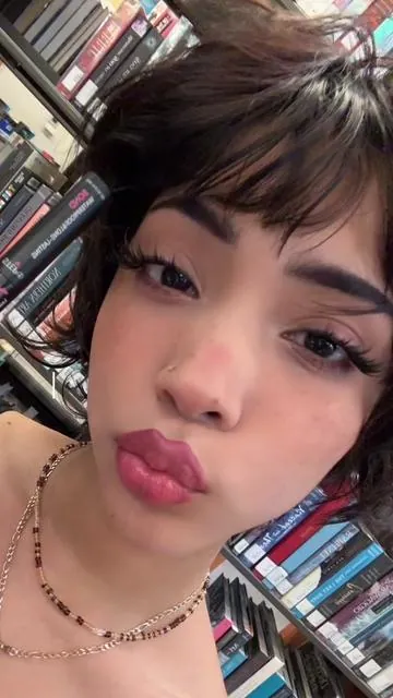 These are the best lashes, my girlies I wear for a night out. Very thin stems. The lashes are very soft and lightweight. The glue lasts up to a week or two >_< #fowendia #diylashes #christmaslash #tiktopshop #foryou#fyp @Fowendia Lashes #makeup #makeuptutorial #lashextensions #lashclusters #lashtutorial #TikTokShopJumpstartSale