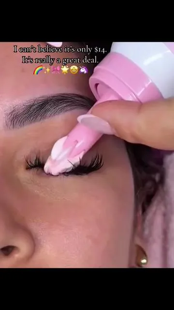 DIY lash kit #clusterlashes #diylashes #lashkit #diylashextensions #dealsforyoudays #fyp #foryou #keyholmes #tiktokshop #summersale #tiktokmademebuyit #trending #musthave #viral #giftideas #gift #giftideas 