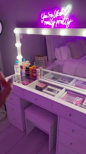 The perfect makeup vanity to elevate any room! #fyp #foryoupage #viral #viraltiktok #foryou #makeupvanity #vanity #vanitymirror #makeup #fypシ #tiktokmademebuyit 