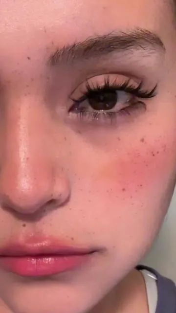 Make sure to curl your lashes before applying clusters :) ! @Fowendia Lashes #lashes #lashmap #lashclusters #lashextensions #waterprooflashes #fyp #fypシ #fowendialashes #fowendia #sukonmainuts 