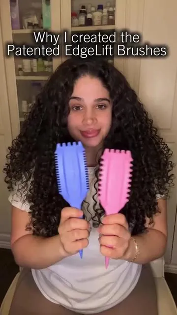 Thank you to everyone who’s been tagging us and calling out the imitators. Your support means everything. Let them try—we know the truth. This brush is my original design, created with passion, purpose, and years of innovation. Imitation will never match authenticity. No matter how hard they try, they’ll never be us. Real innovation can’t be copied #bouncecurl #bouncecurlbrush #curlybrush #curls #innovation #patent #curlyfamily