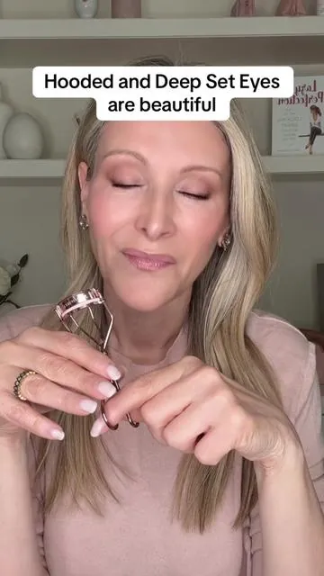 Take it from me, a celebrity makeup artist, the secret to making hooded and deep set eyes look even more beautiful is all in the eyelash curler.🤩 This one is specifically made to help hooded and deep set eyes (or eyes that are getting more hooded over time) look bigger, taller and even more gorgeous than usual.😍  #eyelashcurler #lashcurler #hoodedeyes #hoodedeyemakeup #maturemakeup #maturebeauty #matureskin #matureskinmakeup #beautytools #over50makeup #over40makeup 