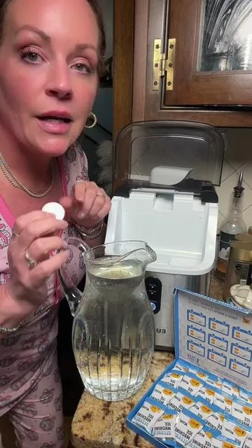 Mold, bacteria and slime grow in counter top ice makers #icemaker #icemakermachine #cleaningtablets #icemachinecleaning #icemachine #countertopicemaker #cleaningmusthaves #bacteria #moldy 