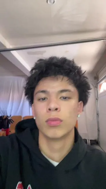 Texture Clay on straight hair is the method 😮‍💨😮‍💨 #texture #clay #texturedhair #styling #hair #evancutz #16guard #straighthair #fyp #tiktok #shop #affiliate #trending #viralproducts 